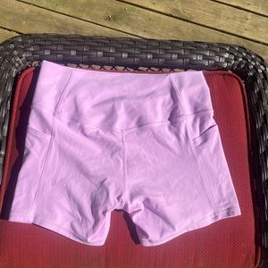 Athleta 5” pink biker shorts L